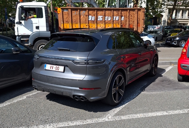 Porsche 9YA Cayenne GTS