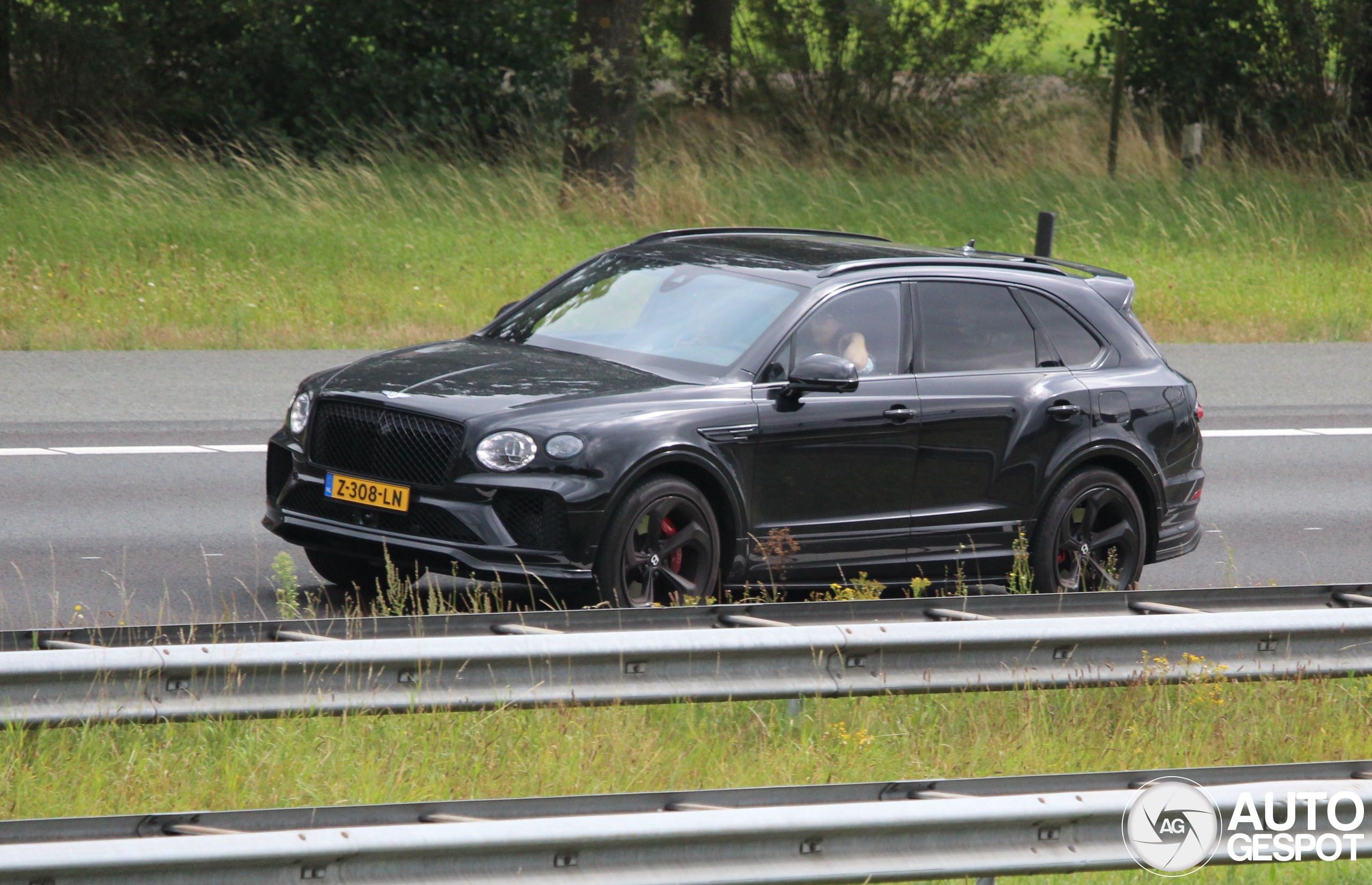 Bentley Bentayga Hybrid S 2024