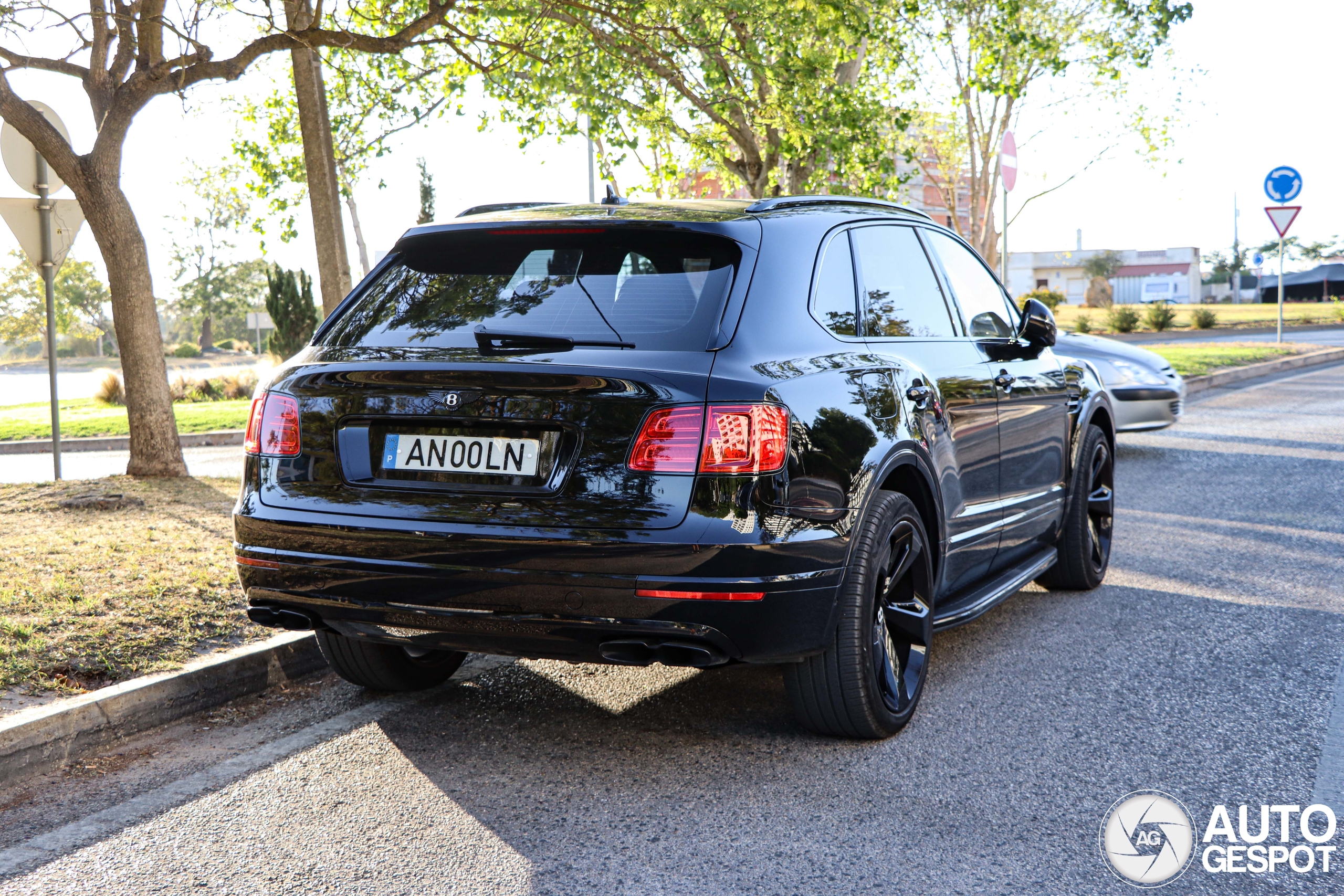 Bentley Bentayga V8