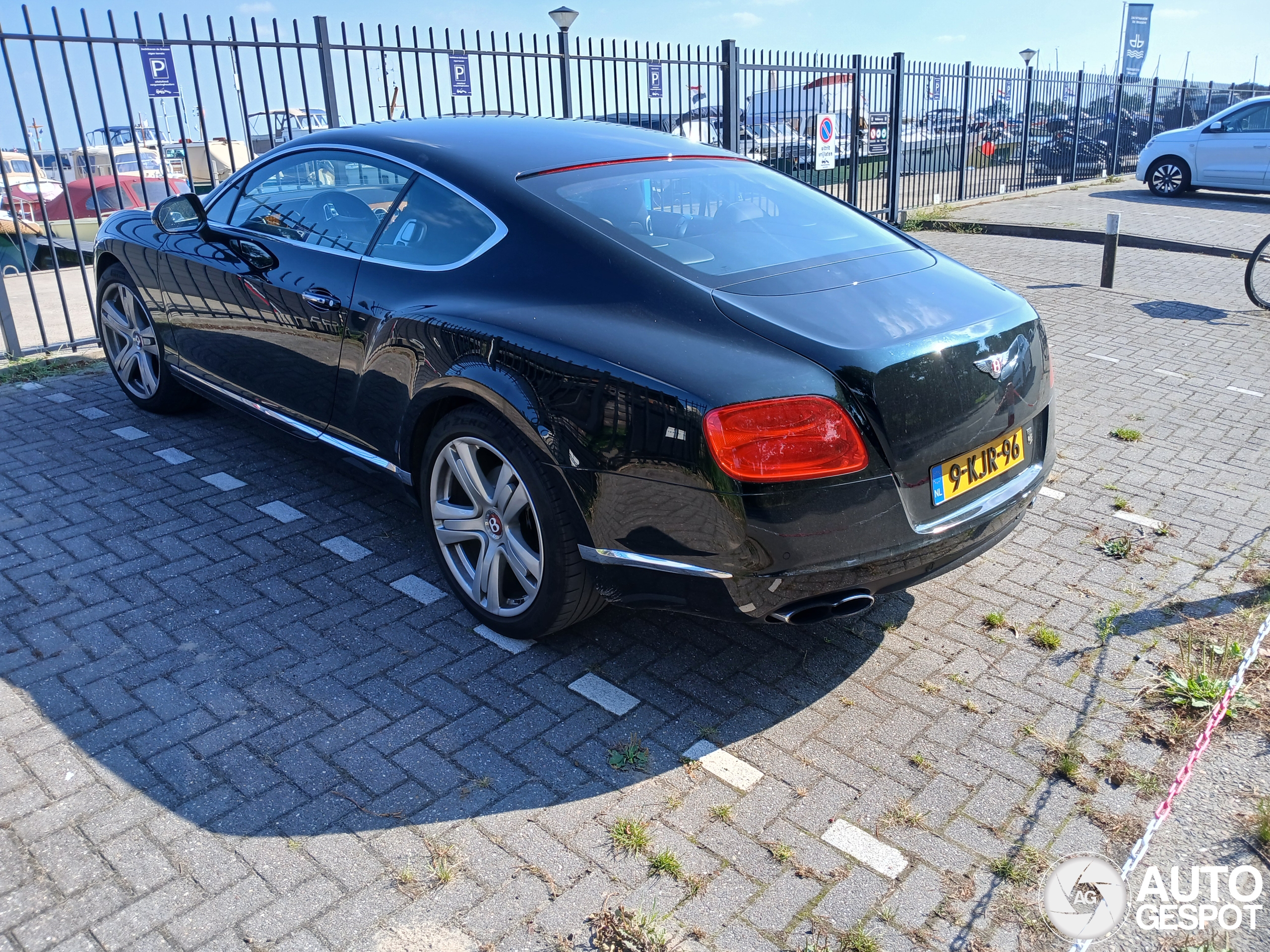 Bentley Continental GT V8