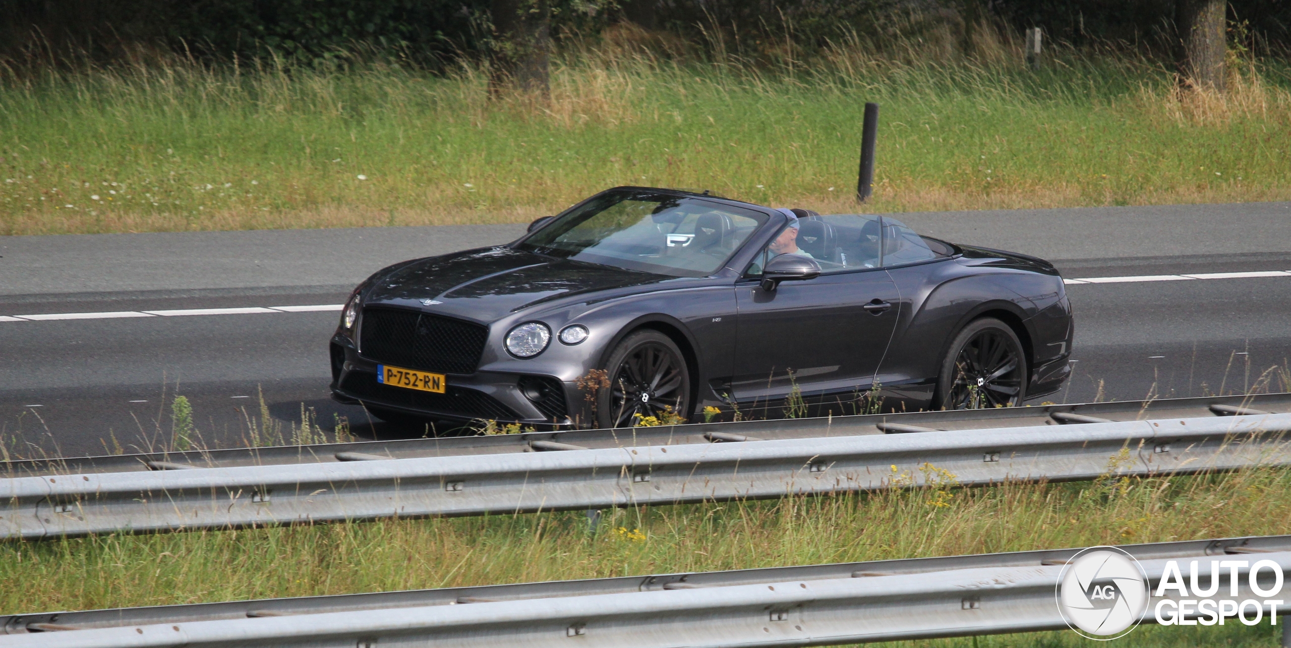 Bentley Continental GTC V8 2020