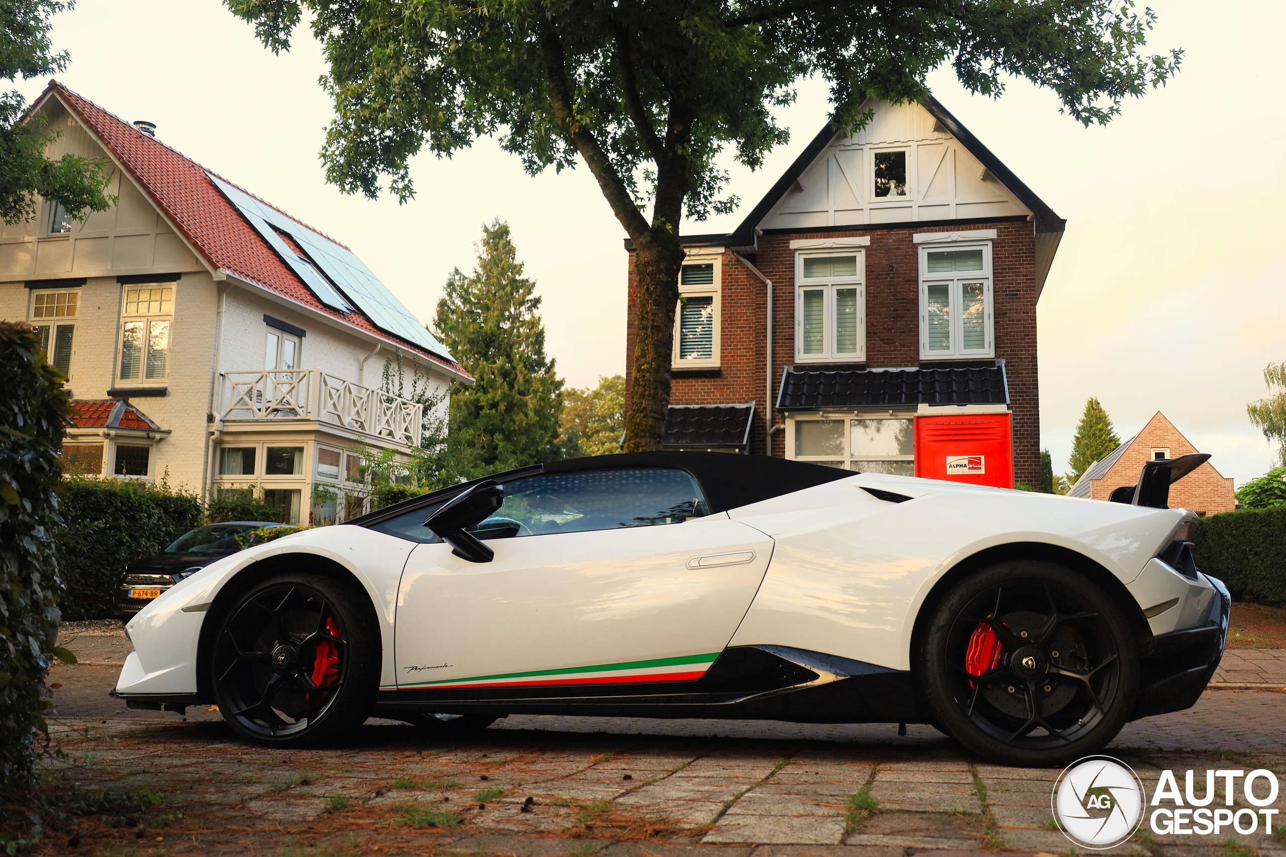 Lamborghini Huracán LP640-4 Performante Spyder