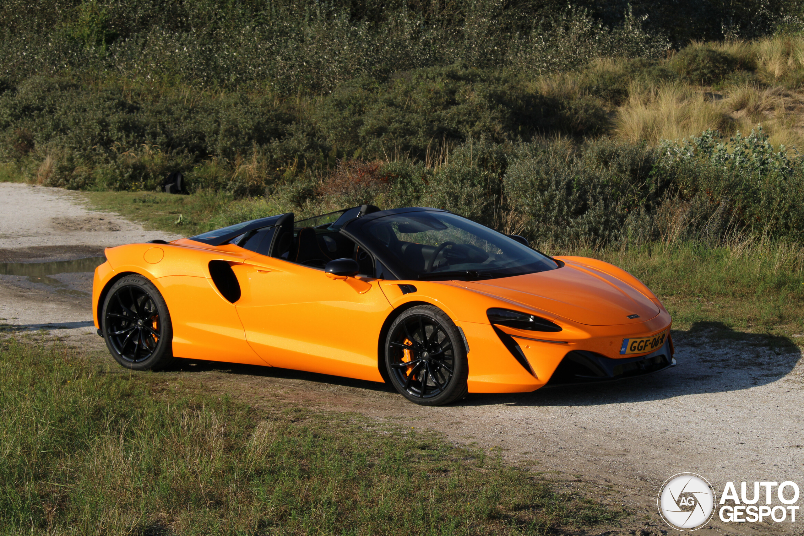 McLaren Artura Spider