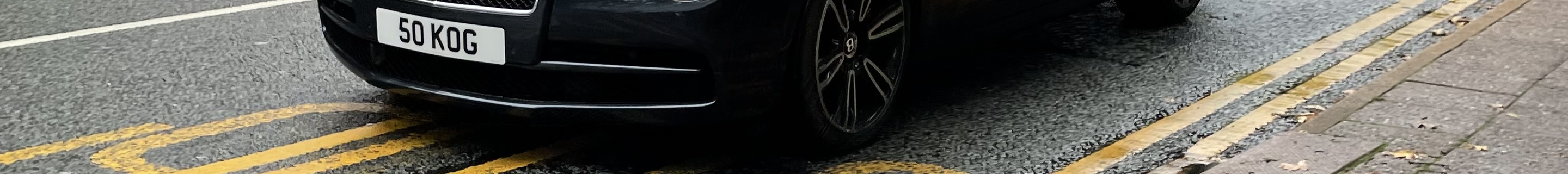 Bentley Flying Spur V8