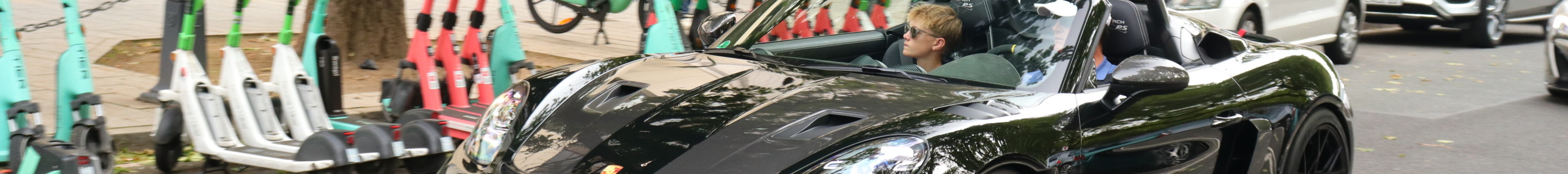 Porsche 718 Spyder RS Weissach Package