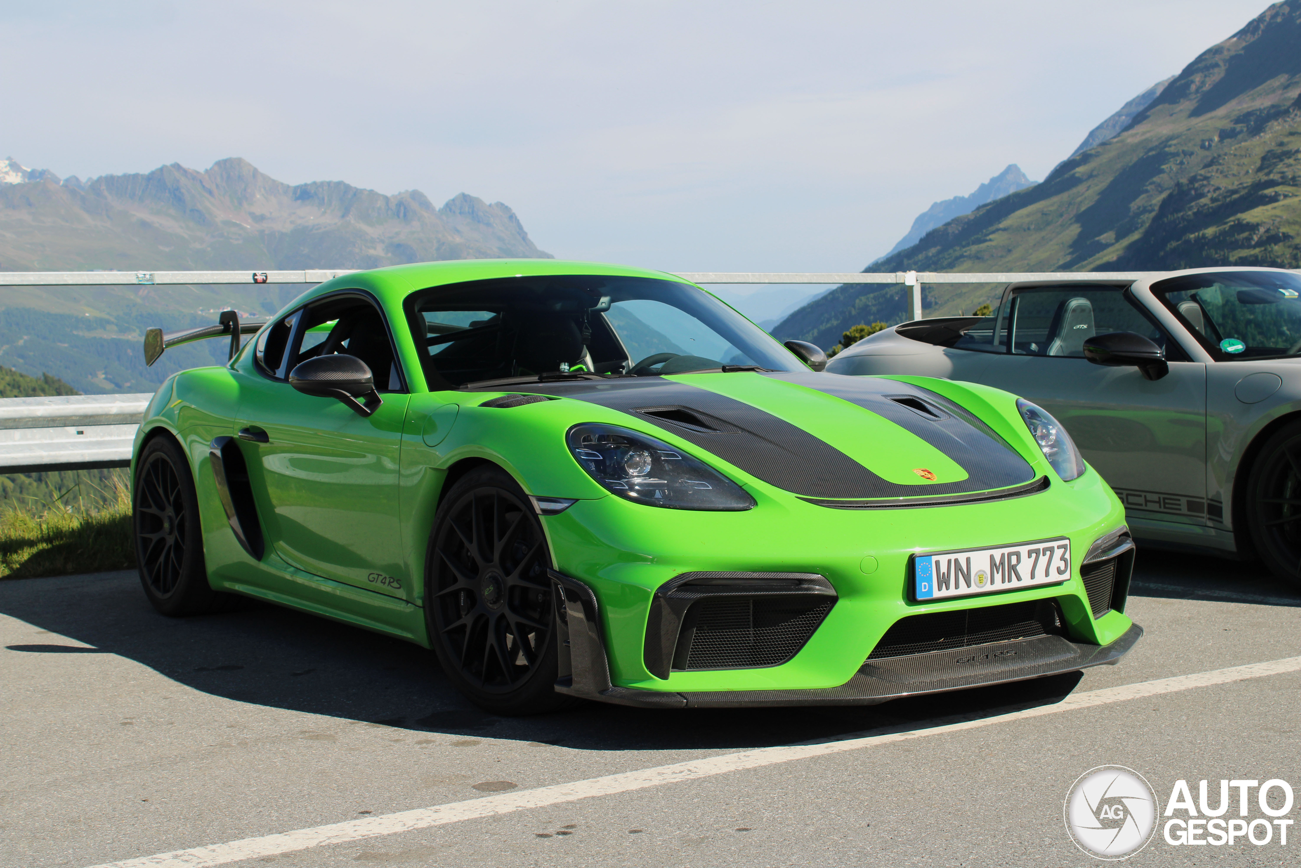 Porsche 718 Cayman GT4 RS Weissach Package