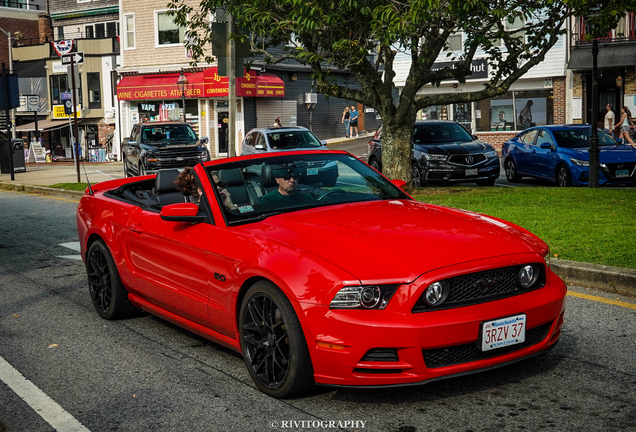 Ford Mustang GT Convertible 2013