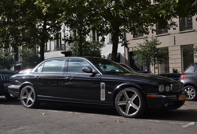 Jaguar Super V8 Portfolio