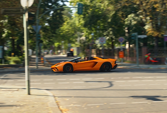 Lamborghini Aventador S LP740-4 Roadster