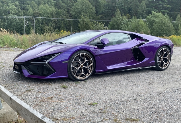 Lamborghini Revuelto