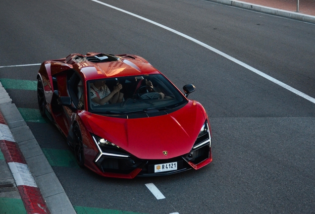 Lamborghini Revuelto