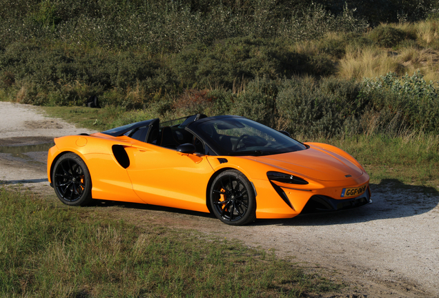 McLaren Artura Spider