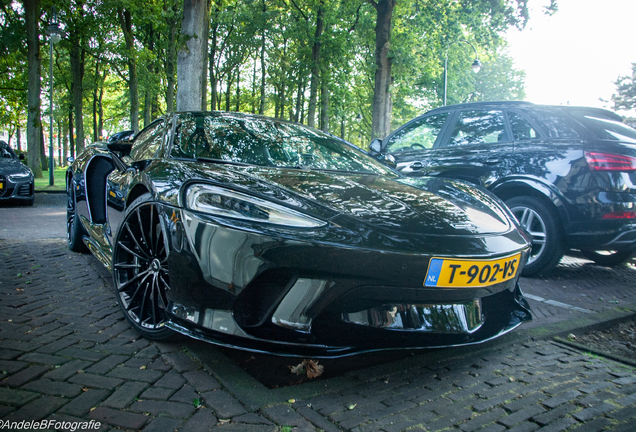 McLaren GT