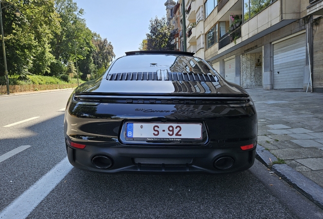 Porsche 992 Carrera 4 GTS