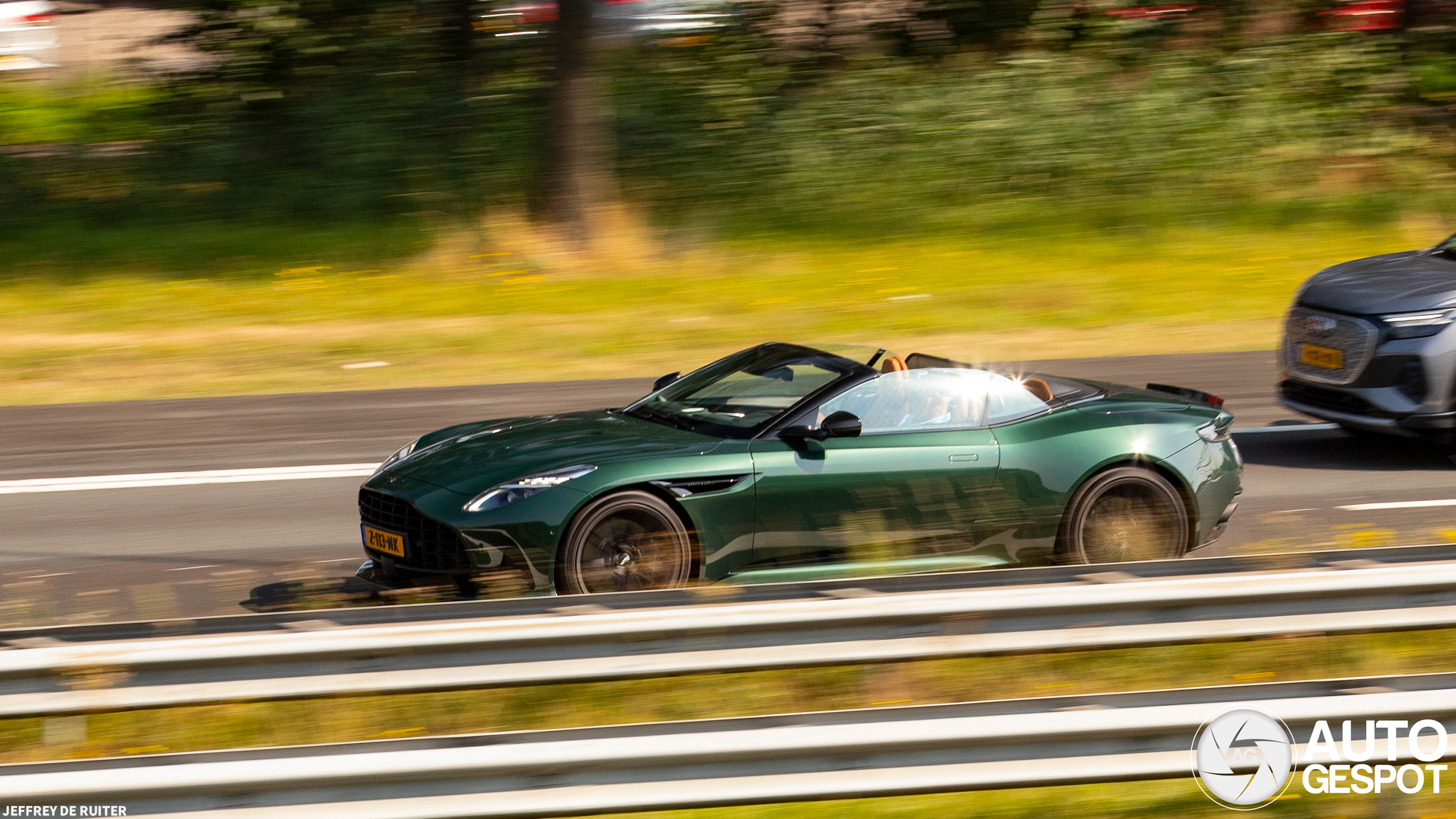 Aston Martin DB12 Volante