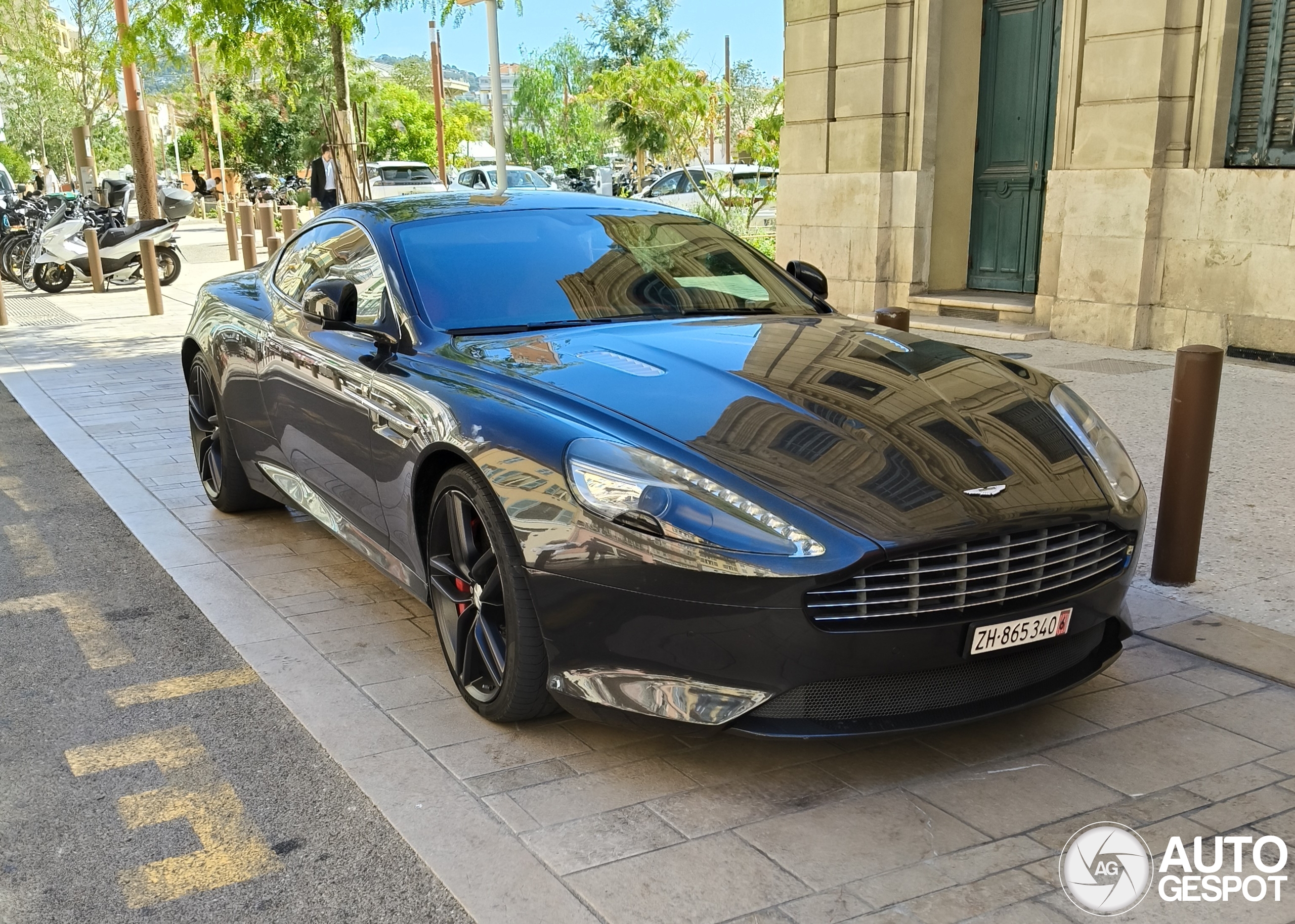 Aston Martin DB9 2013