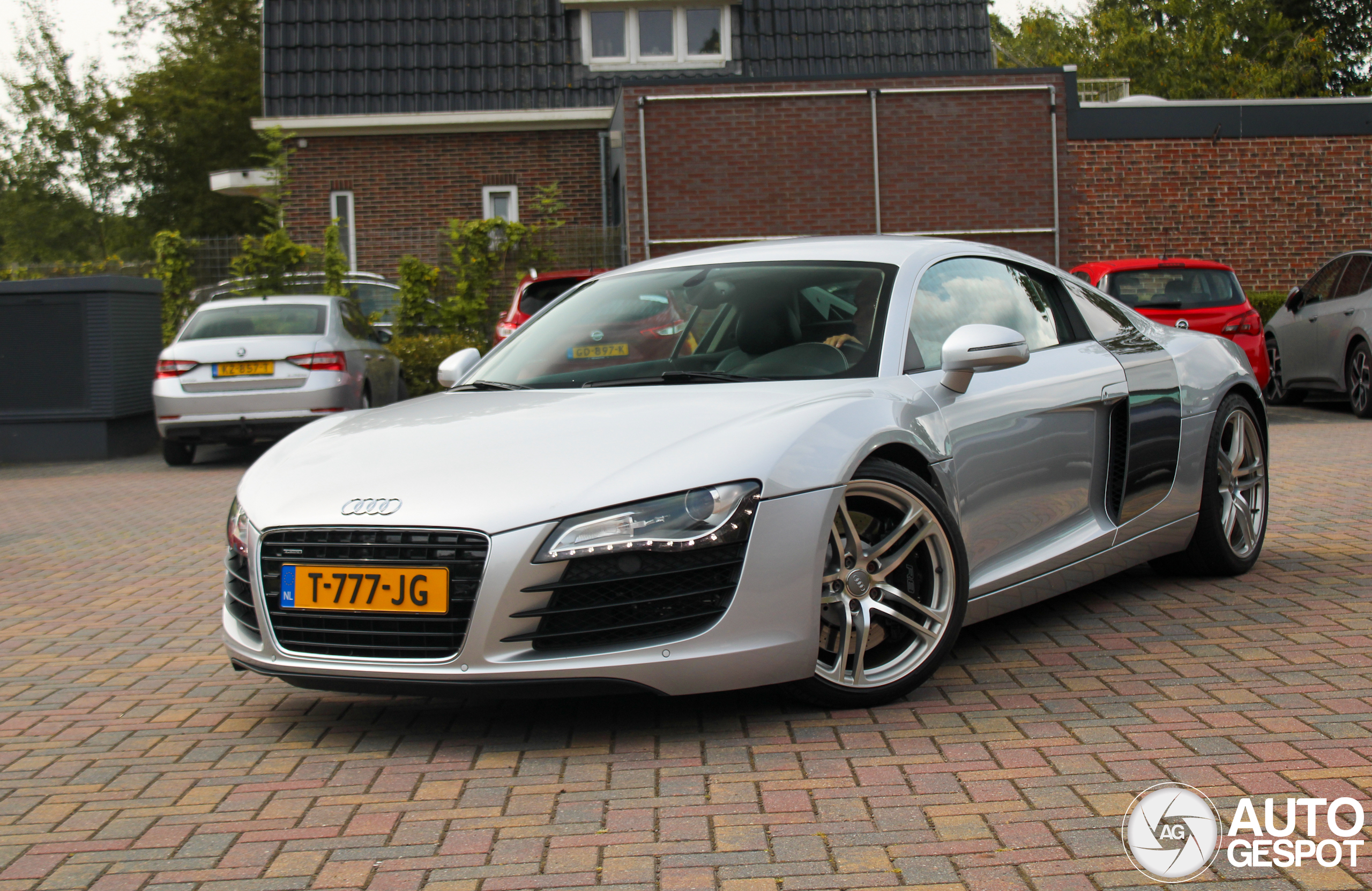 Audi R8