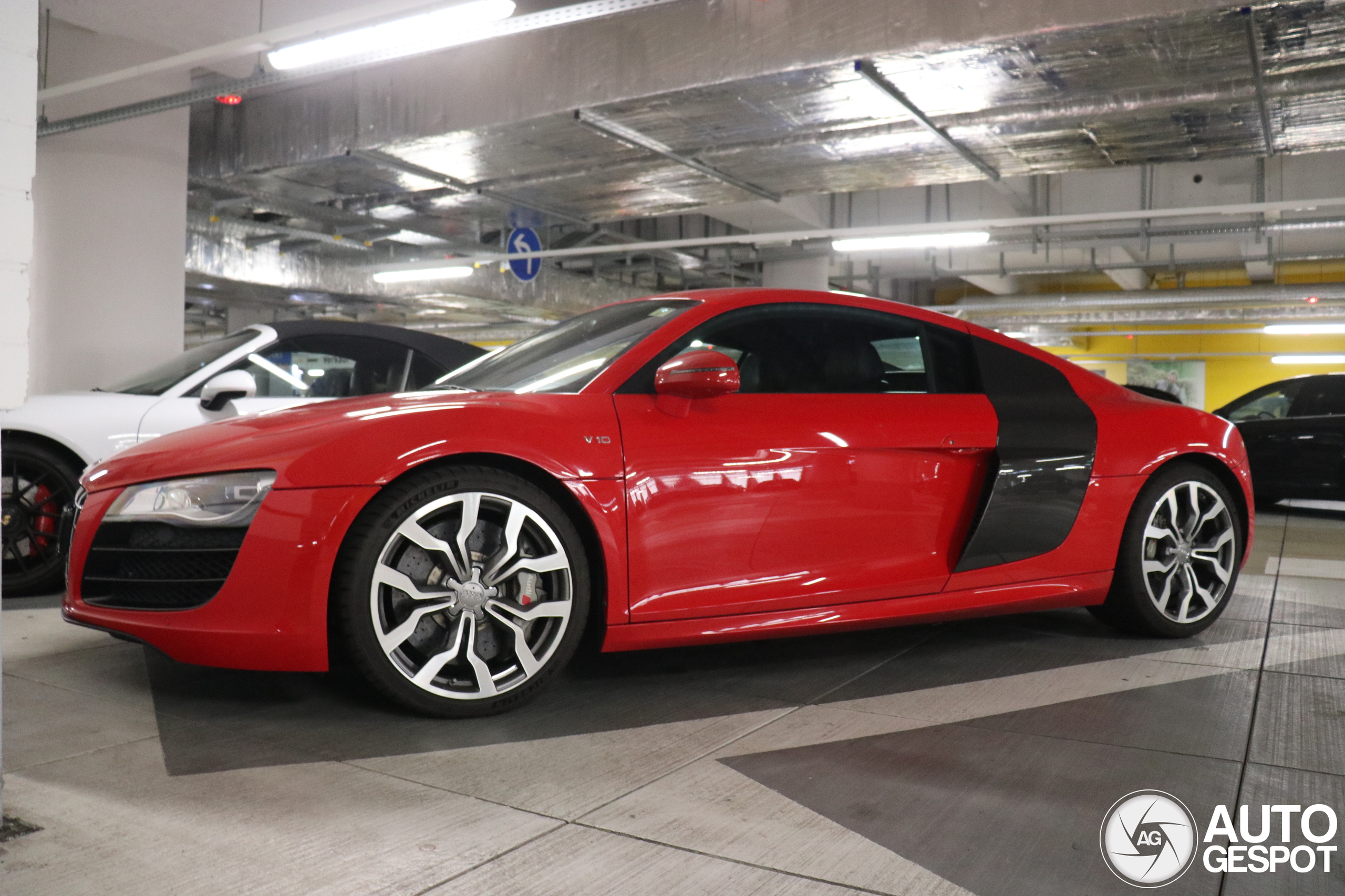 Audi R8 V10