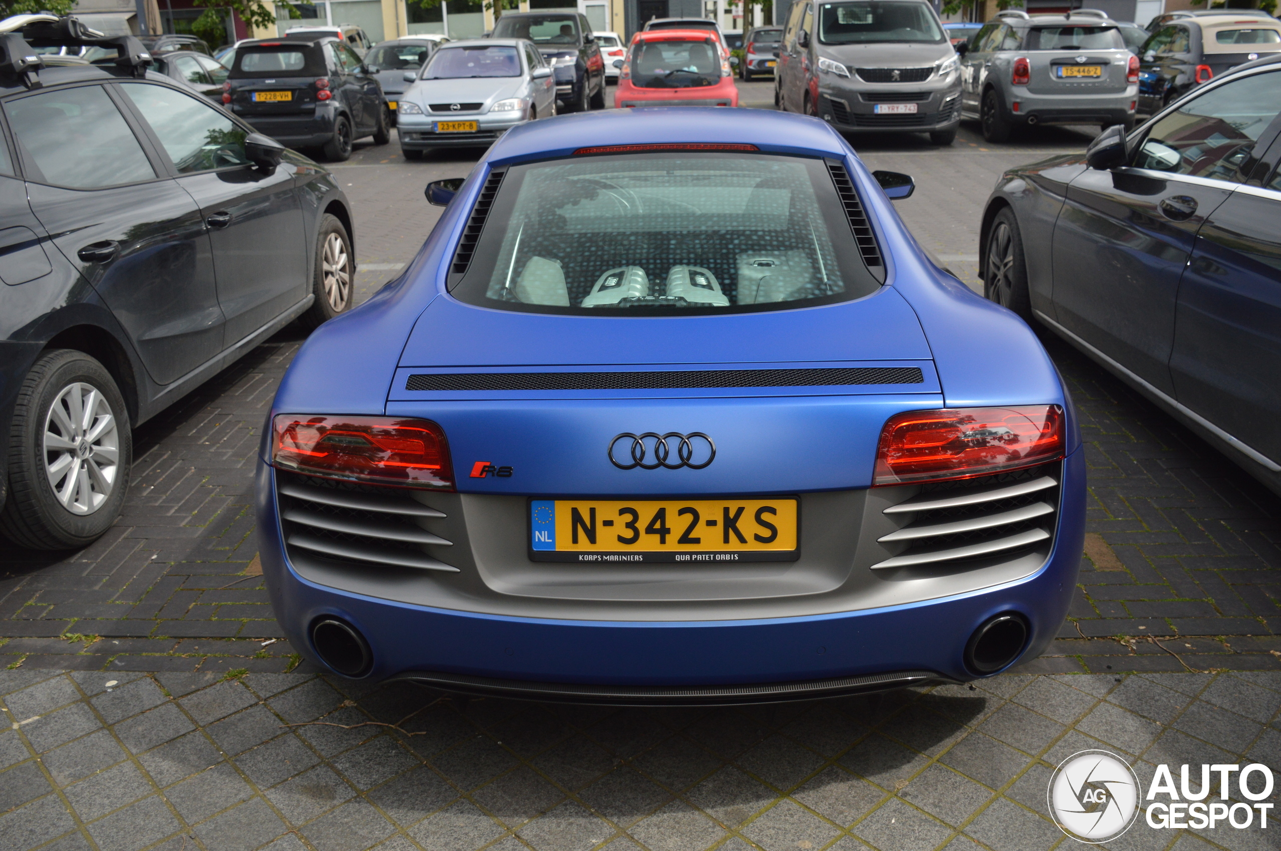 Audi R8 V10 Plus 2013