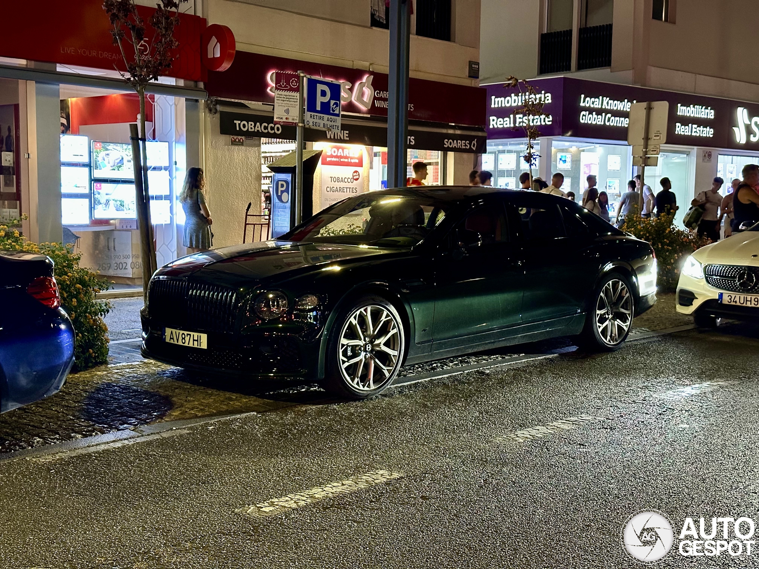 Bentley Flying Spur Hybrid S