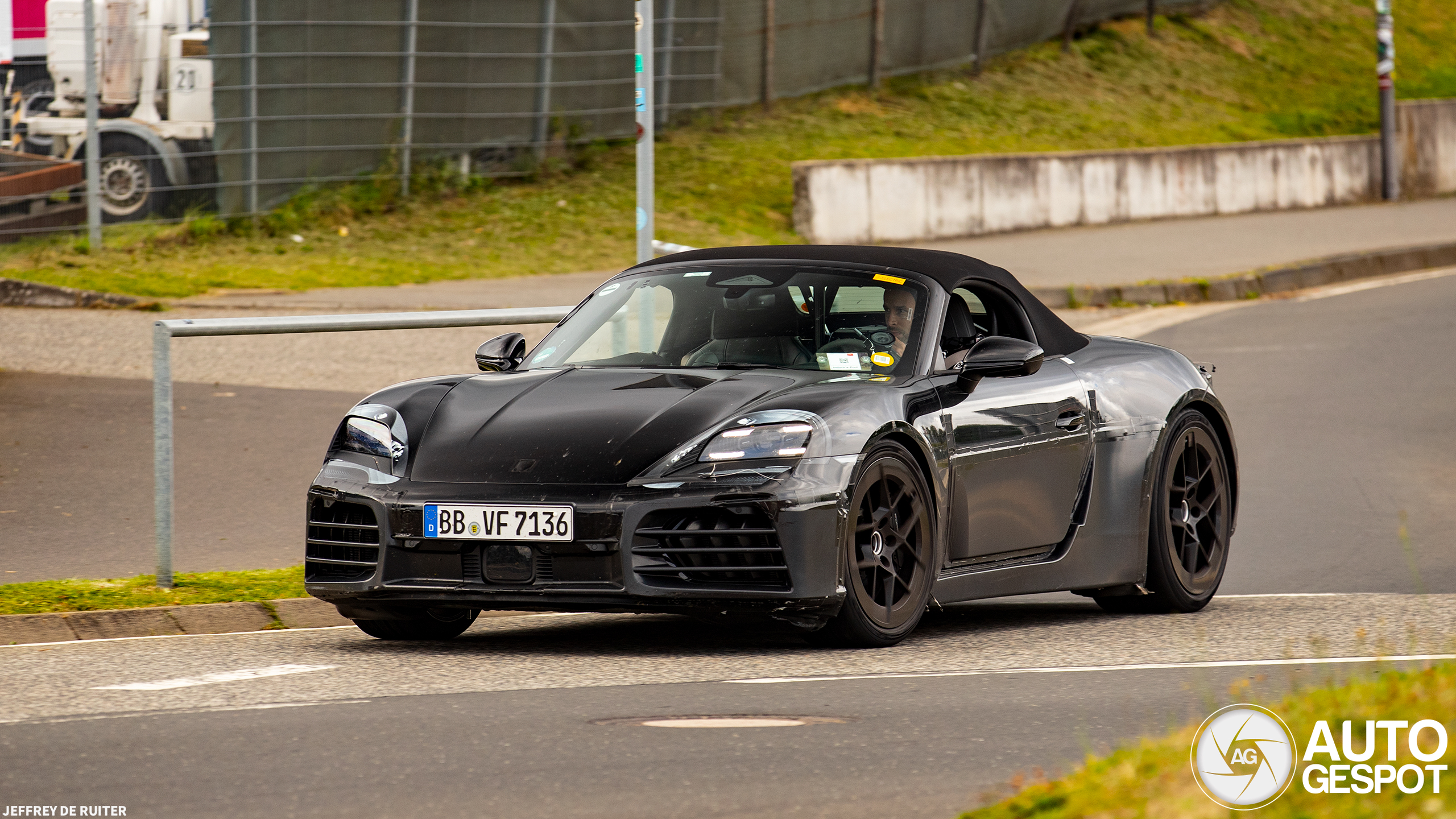 Porsche 718 Boxster EV 2025