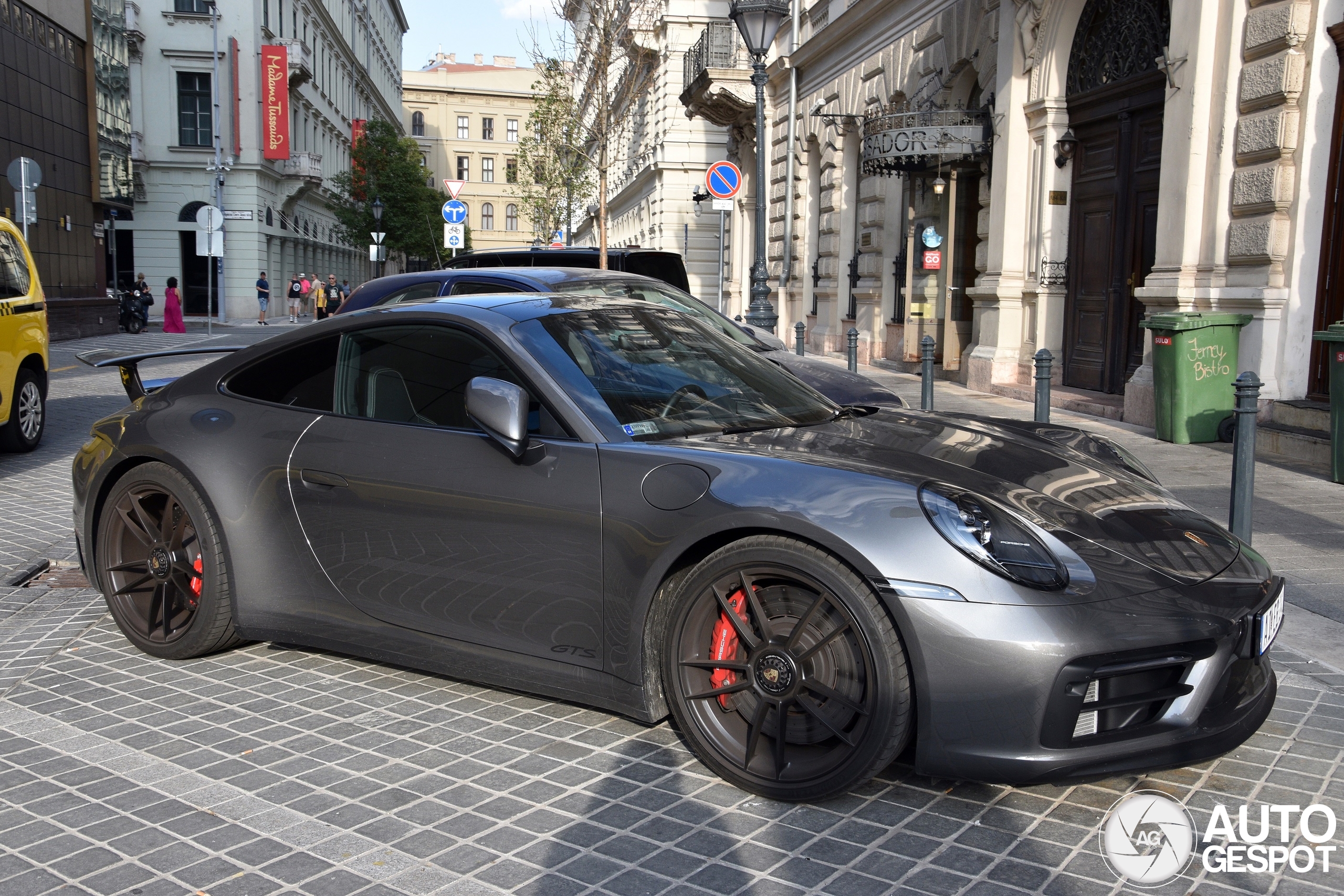 Porsche 992 Carrera GTS