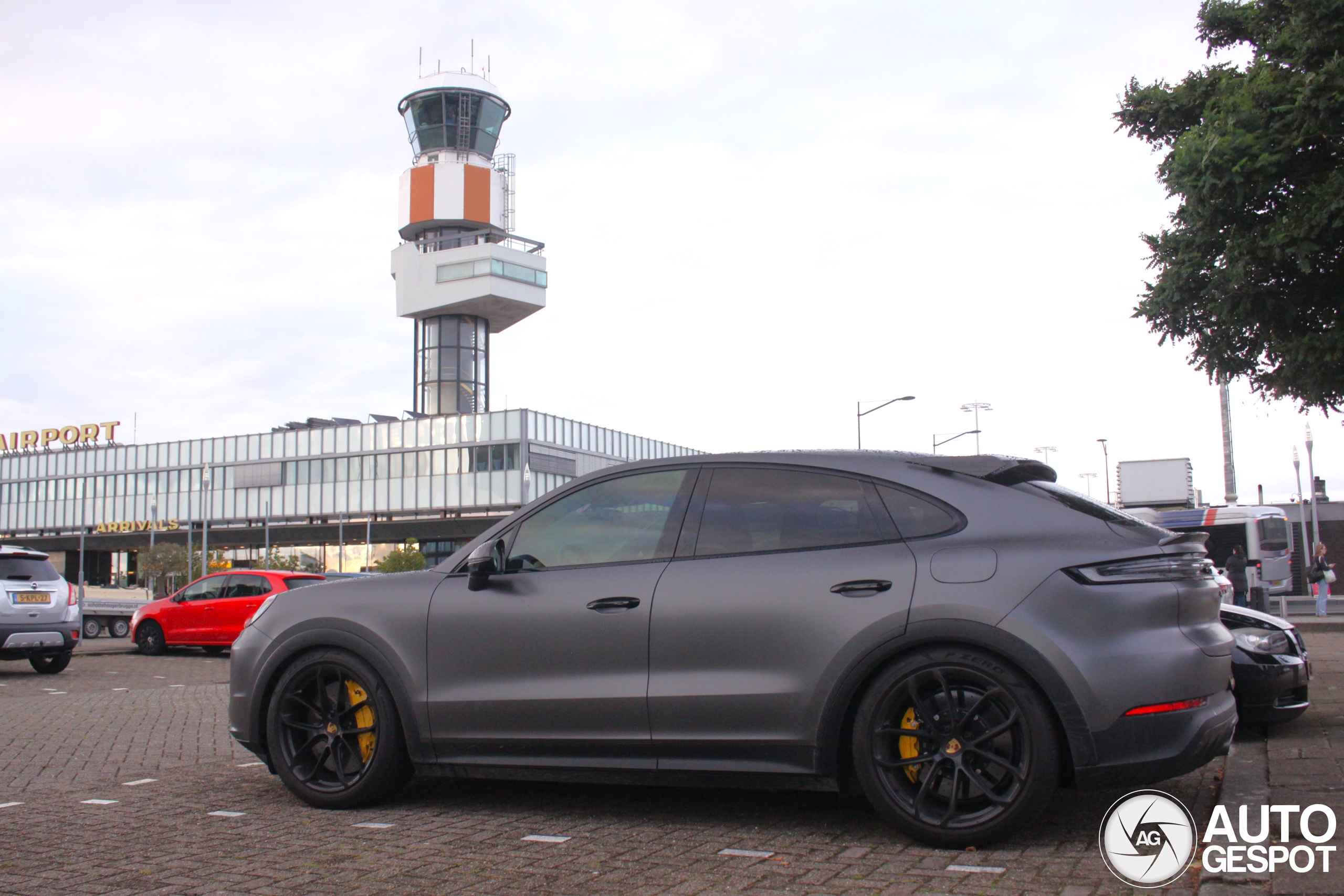 Porsche Cayenne Coupé Turbo E-Hybrid