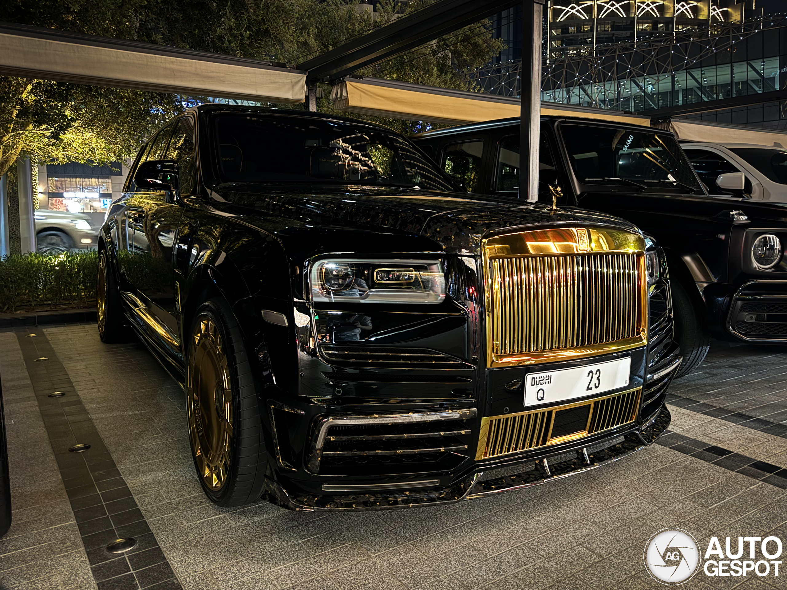 Perfect voor Dubai: Rolls-Royce Mansory Cullinan Wide Body Linea D’Oro