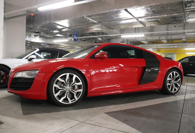 Audi R8 V10