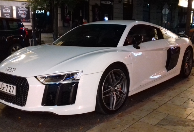 Audi R8 V10 Plus 2015