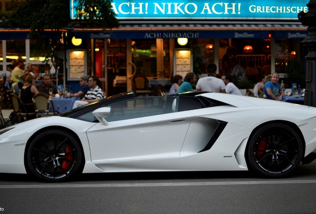 Lamborghini Aventador LP700-4 Roadster