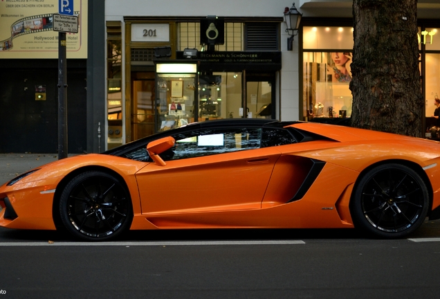 Lamborghini Aventador LP700-4 Roadster