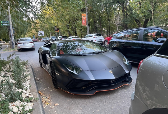 Lamborghini Aventador S LP740-4 Roadster