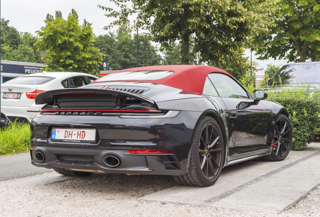 Porsche 992 Carrera 4S Cabriolet