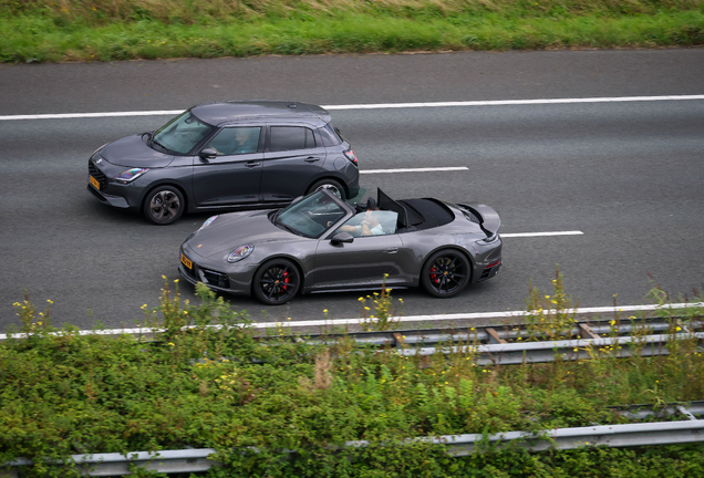 Porsche 992 Carrera 4S Cabriolet