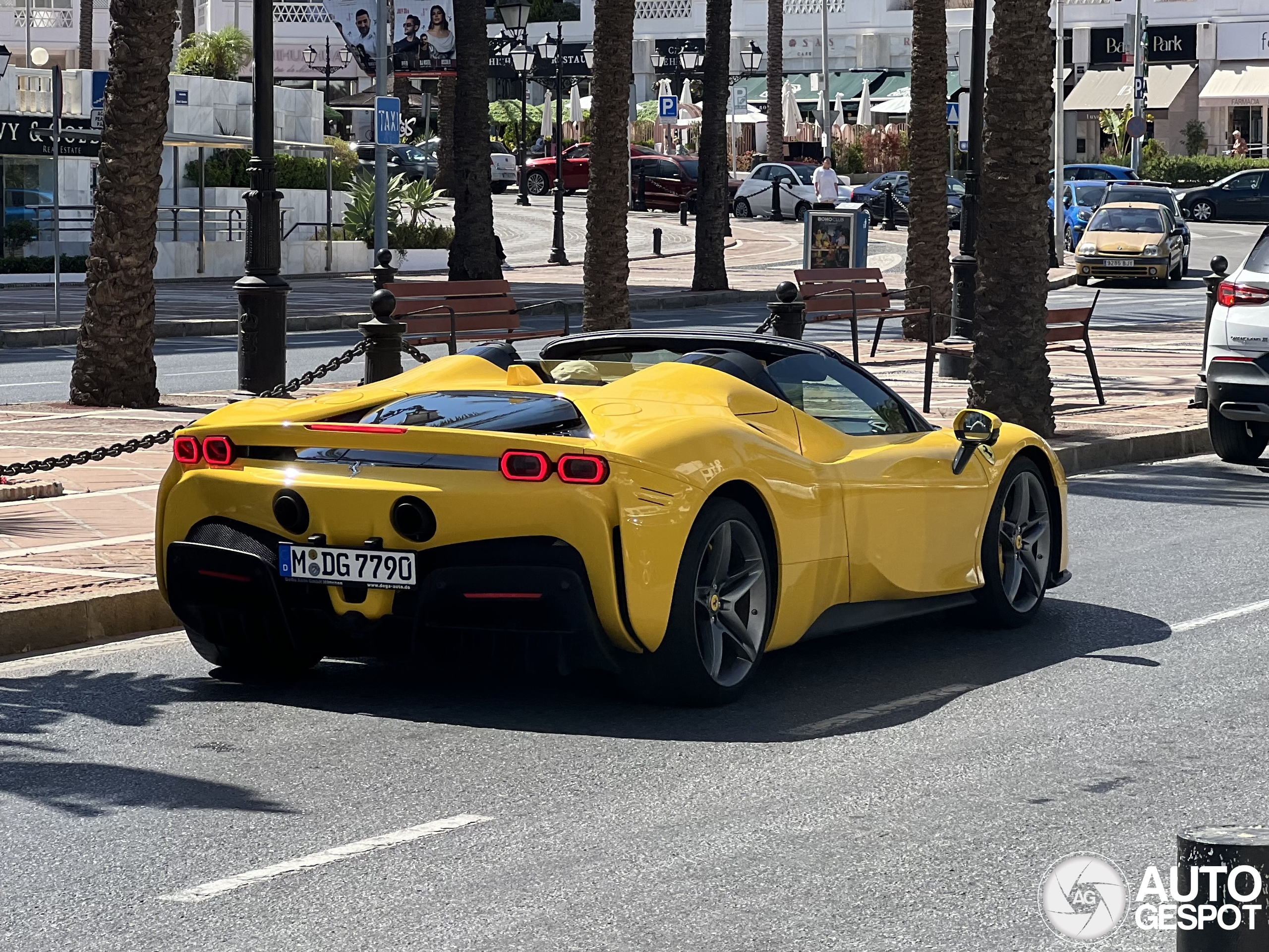 Ferrari SF90 Spider