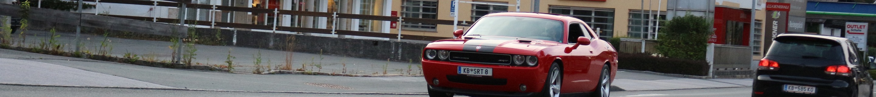 Dodge Challenger SRT-8