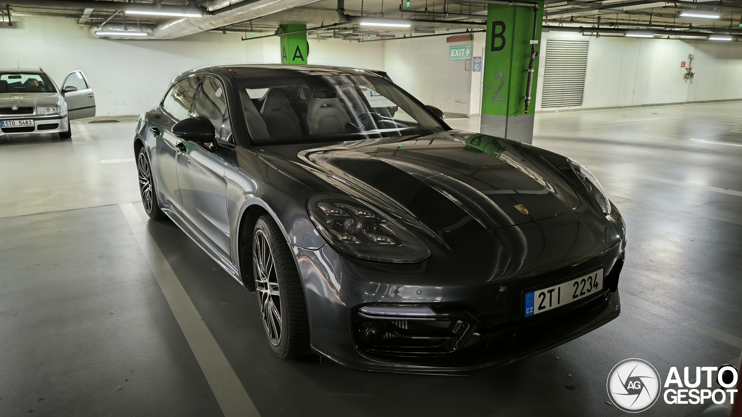 Porsche 971 Panamera Turbo Sport Turismo