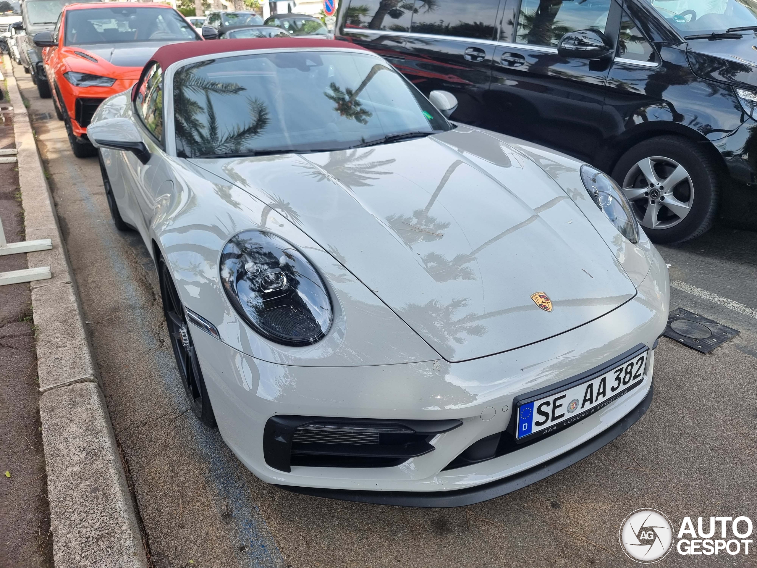 Porsche 992 Carrera 4 GTS Cabriolet