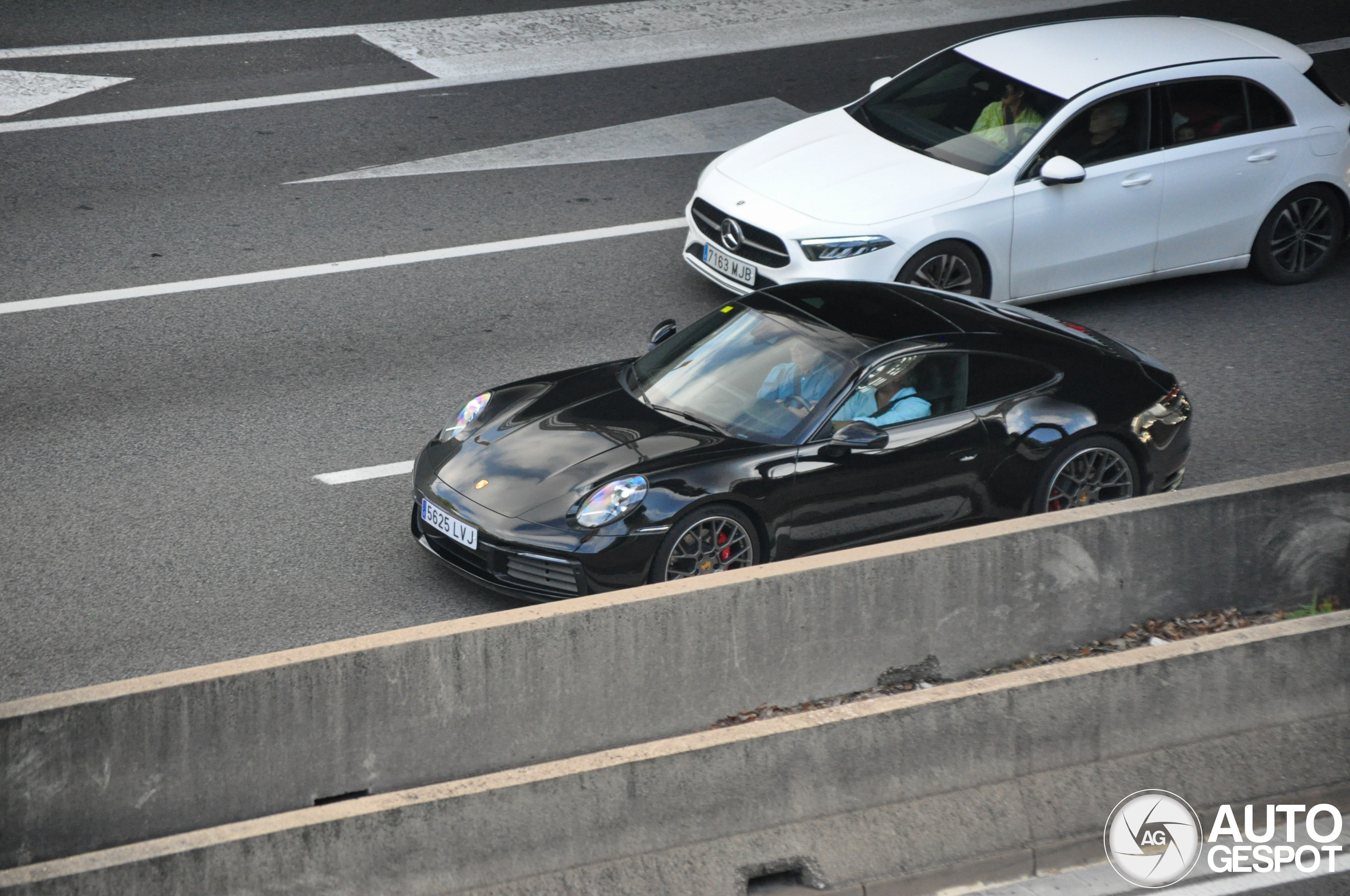 Porsche 992 Carrera 4S