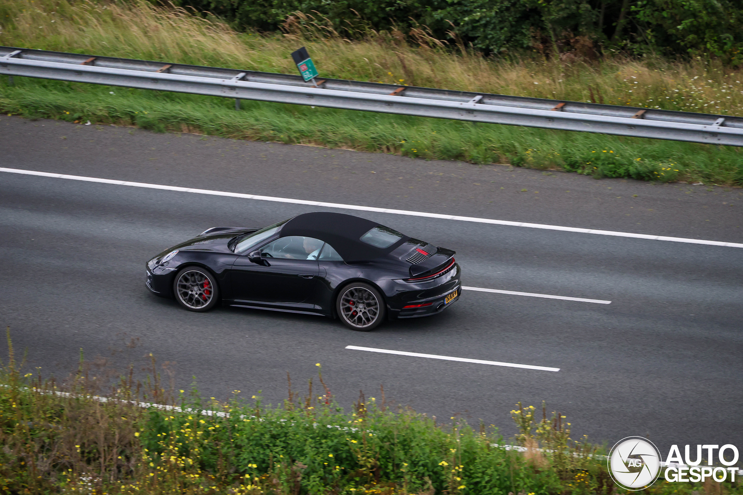 Porsche 992 Carrera 4S Cabriolet