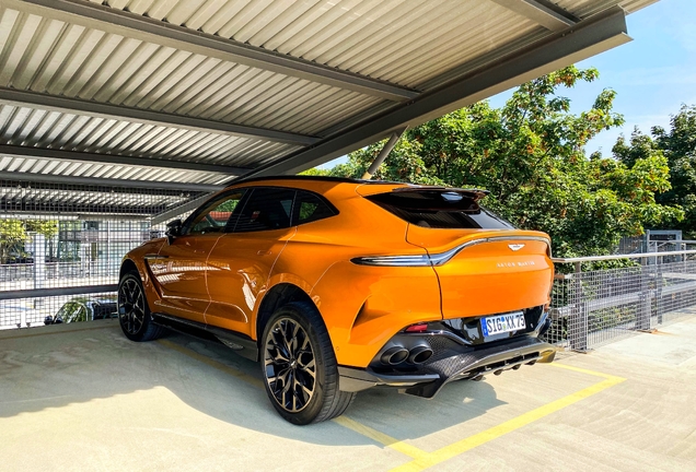 Aston Martin DBX707