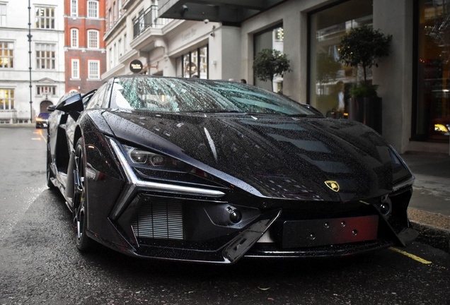 Lamborghini Revuelto