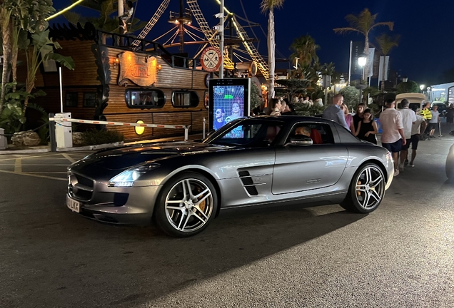 Mercedes-Benz SLS AMG