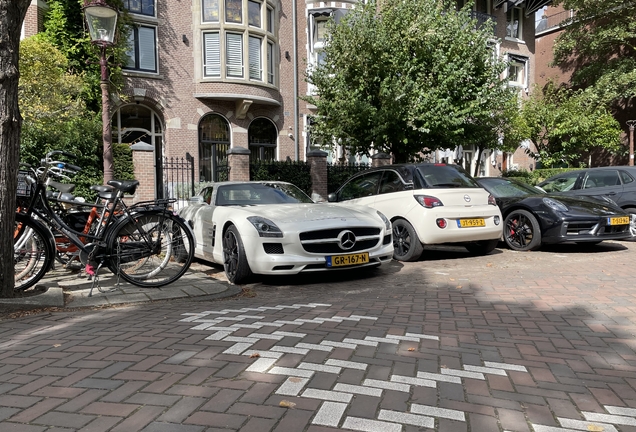 Mercedes-Benz SLS AMG