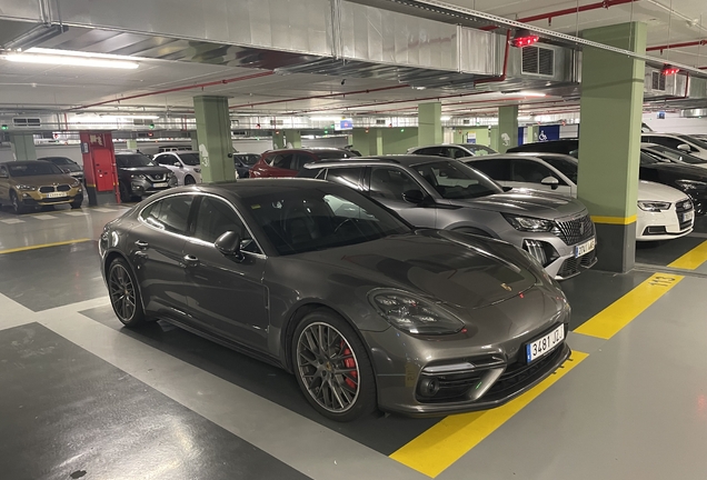 Porsche 971 Panamera Turbo