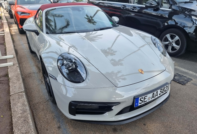 Porsche 992 Carrera 4 GTS Cabriolet