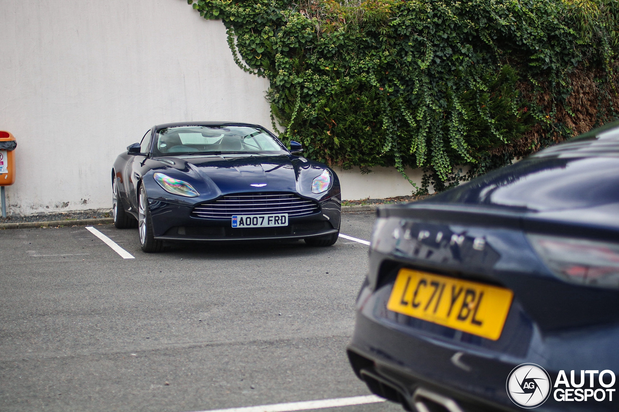 Aston Martin DB11 V8