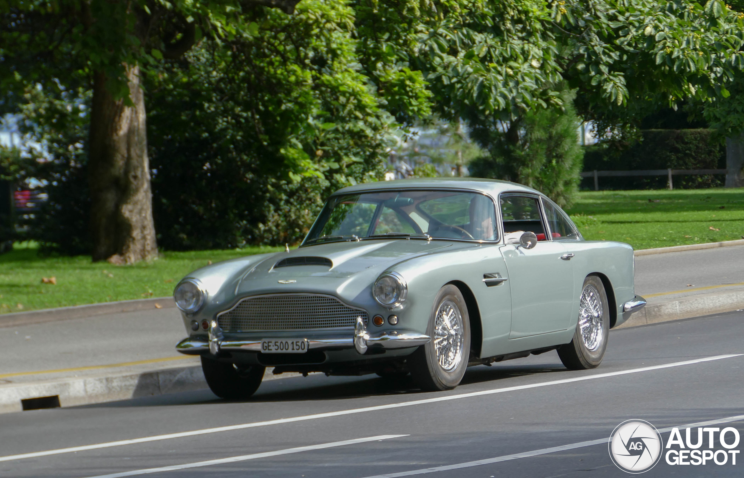 Aston Martin DB4