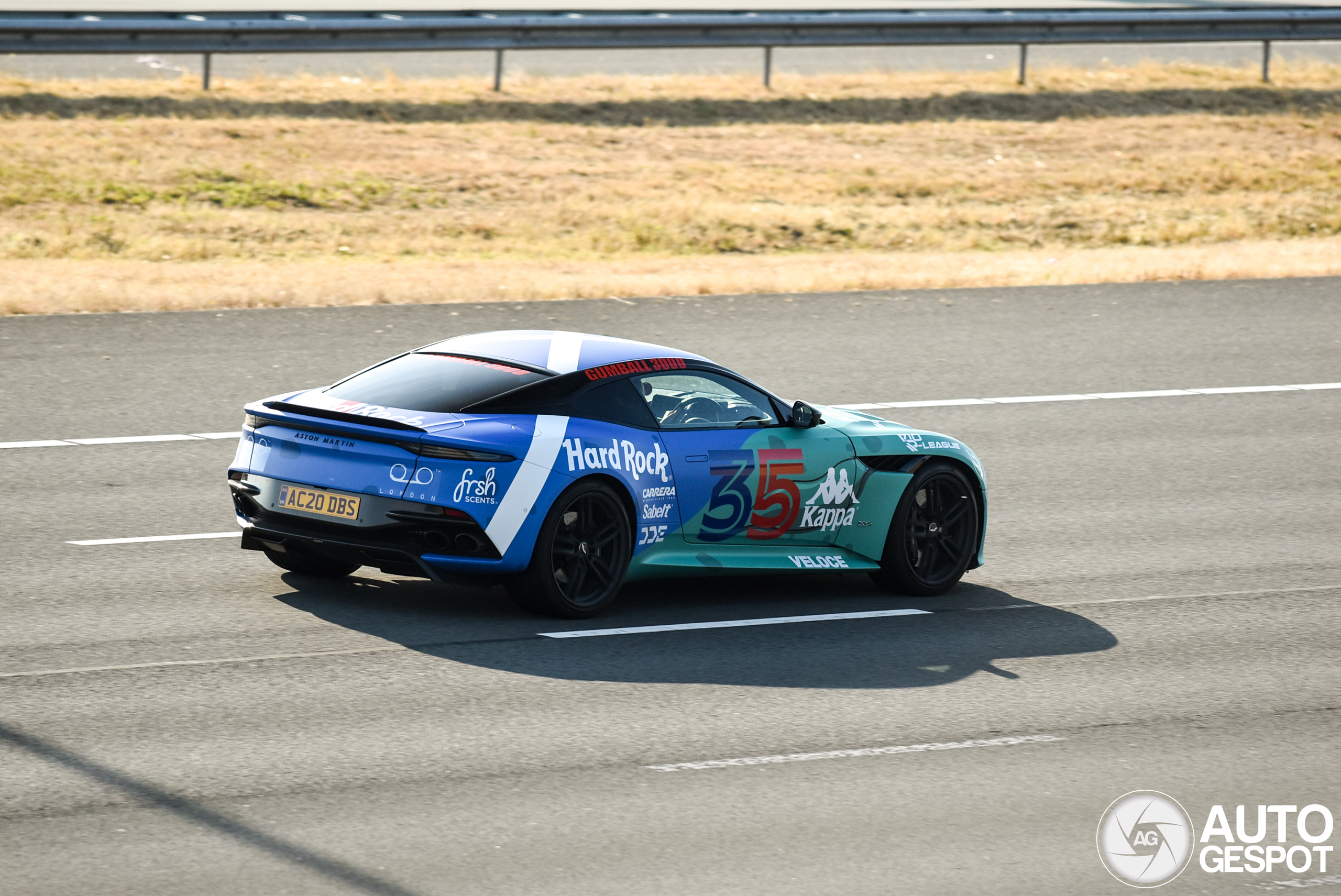 Aston Martin DBS Superleggera